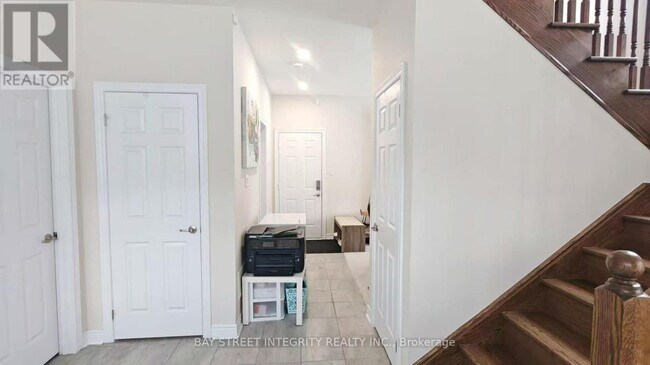 Building Photo - 3302 Erasmum St