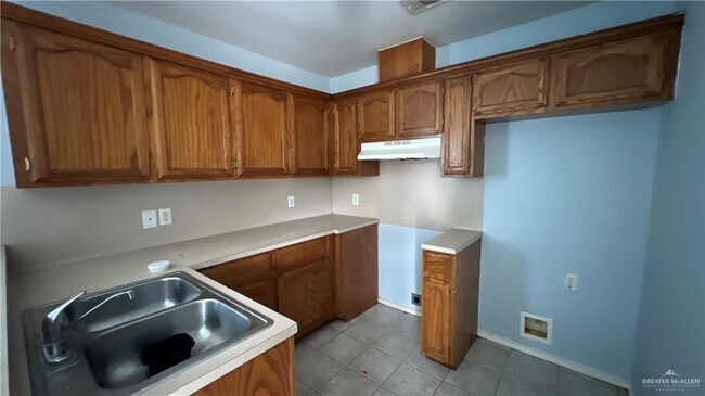 Foto del edificio - 12 Glasscock Blvd