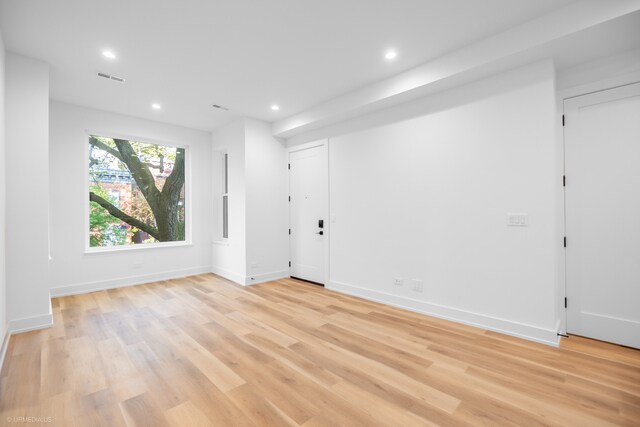 Foto del edificio - 2113 N Kenmore Ave