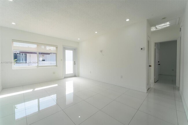 Foto del edificio - 5271 NW 5th St