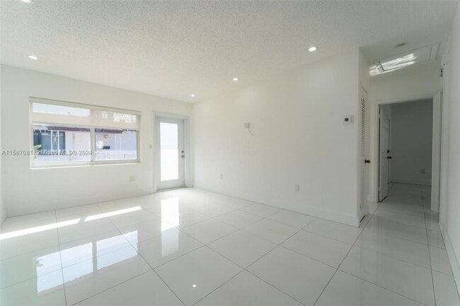Building Photo - 5271 NW 5th St