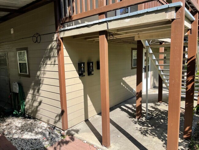 Foto del edificio - 411 Rowlett Ave