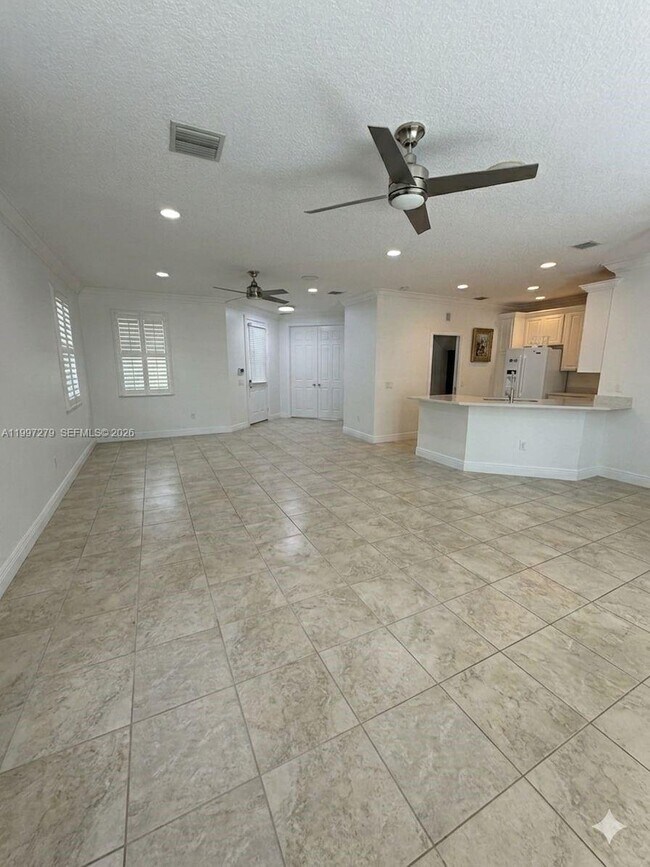 Foto del edificio - 2577 E Community Dr