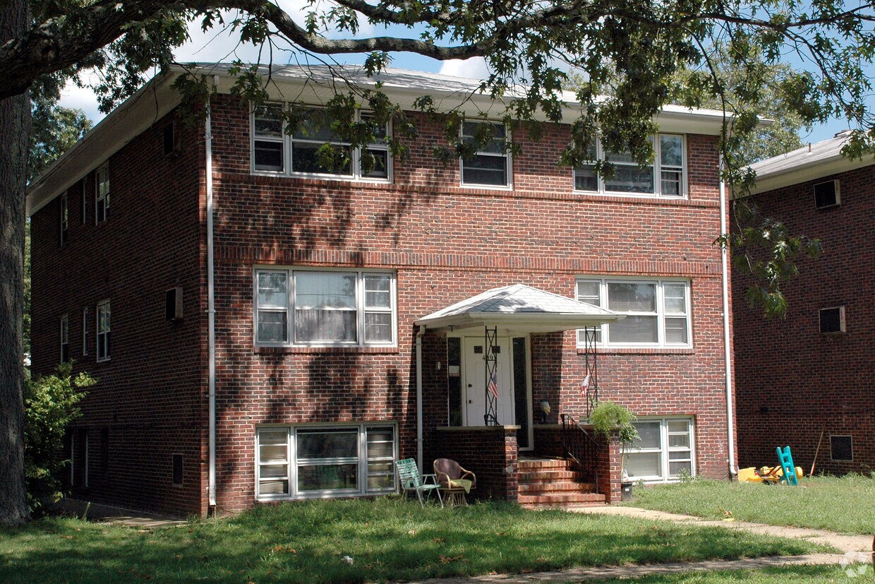 Primary Photo - 409 Carey St
