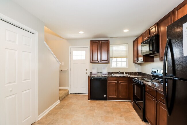 Foto del edificio - 1908 Madison Rd- cute 3 bedroom 1.5 bath h...