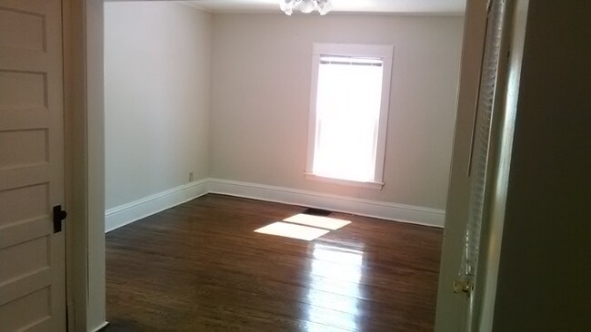 Foto del edificio - 2920 N Bryant Ave