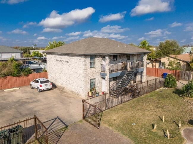 Foto del edificio - 4102 Eagle Pass Ave