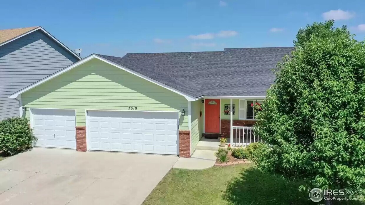 2 bed basement plus 1 car garage - 3319 Pheasant St