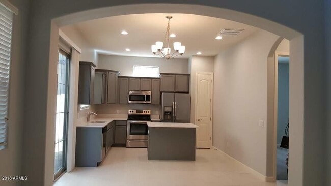 Building Photo - 1367 S Country Club Dr