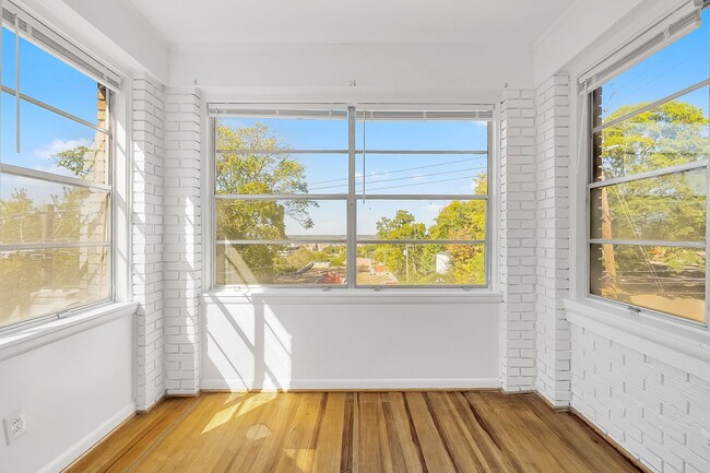 Interior Photo - Oakmont Apartments