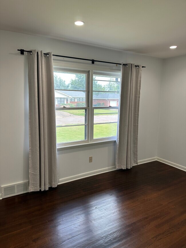 Foto del edificio - 1516 Sheffield Rd