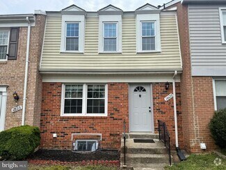 Building Photo - 2025 Mayflower Dr
