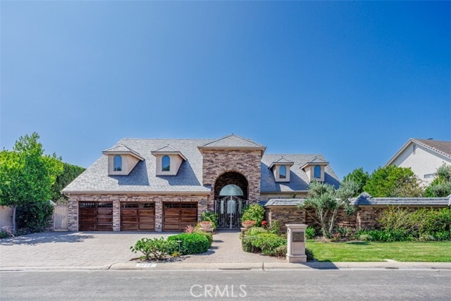 Building Photo - 9772 Crestview Cir