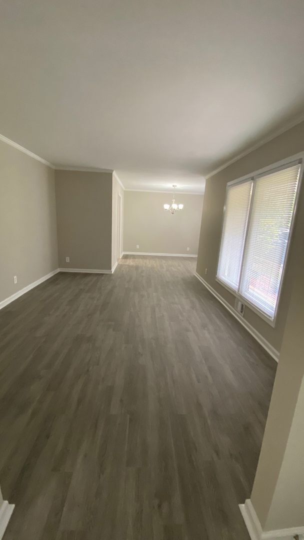 Building Photo - HUGE TOTALLY RENOVATED 4/3 BEAUTY In the C...
