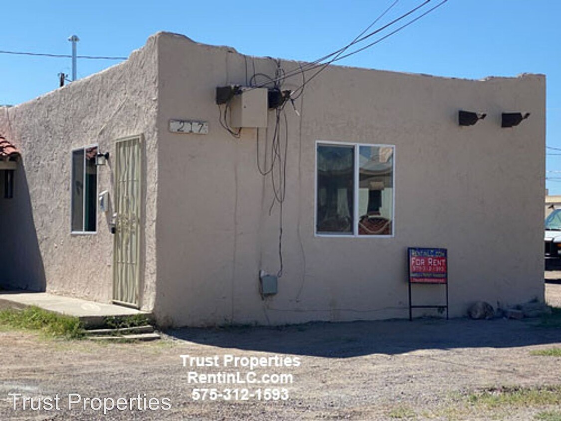 Primary Photo - 217 N San Pedro St