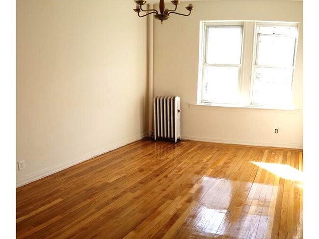 Foto del edificio - 3017 Ocean Pkwy