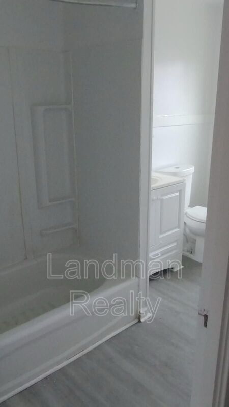 Foto del edificio - 1404 Maple Ave