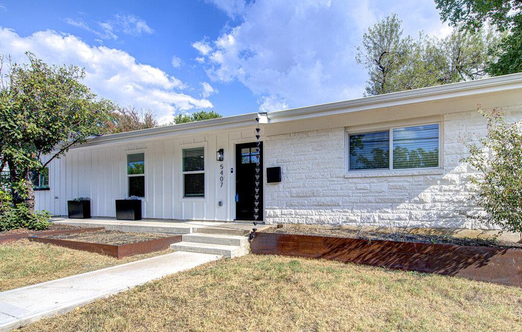 Foto principal - 5407 Manor Rd