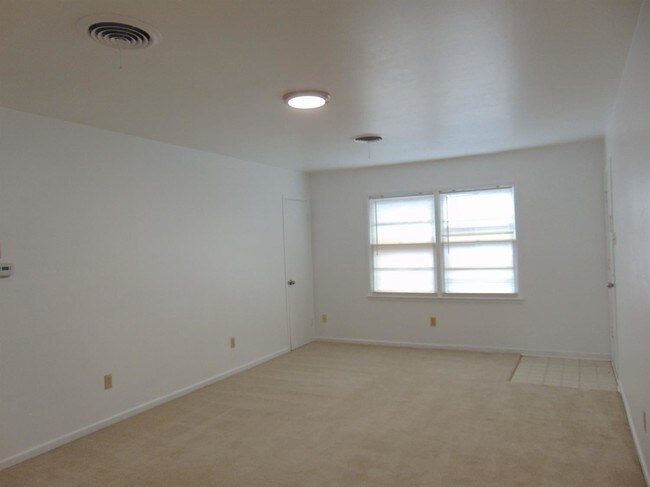 Building Photo - 2410 46th St