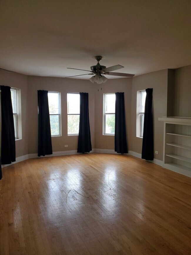 Foto del edificio - 6046 S RHODES Ave