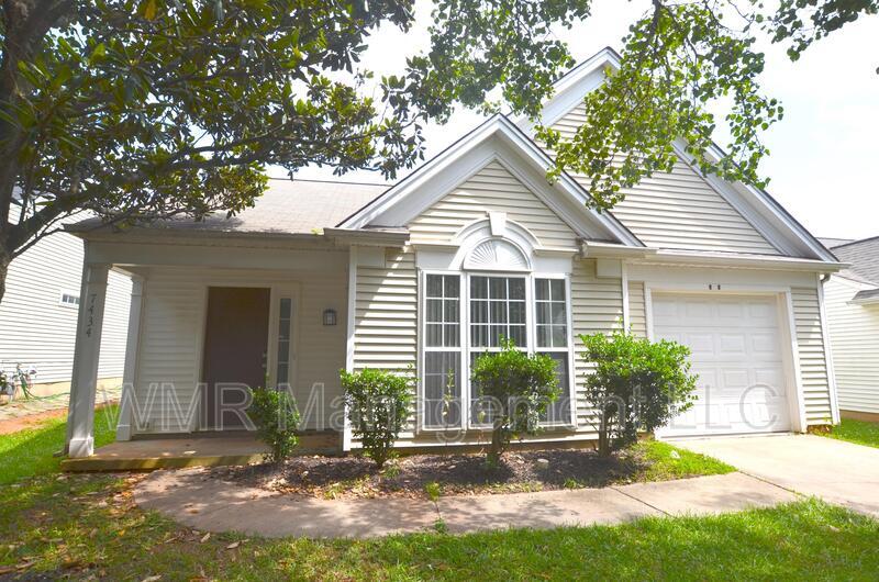 Foto principal - 7434 Stone Mountain Ct