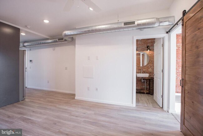 Foto del edificio - 1611 Swain St