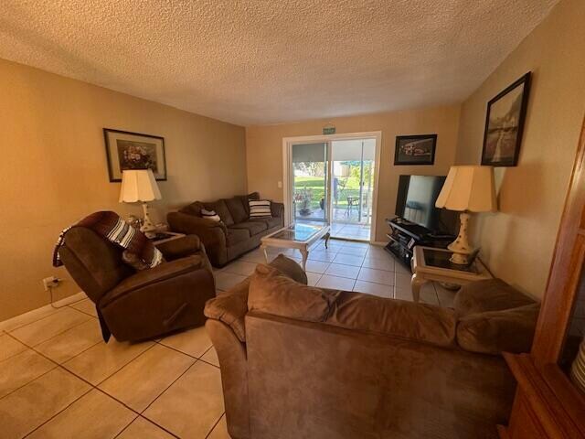 Foto del edificio - 2615 NE 3rd Ct