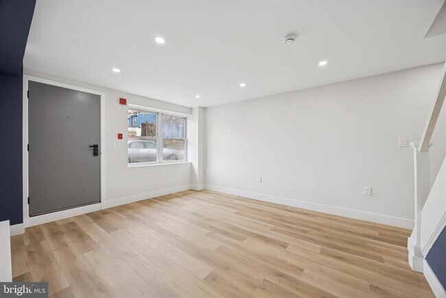 Foto del edificio - 4522 Baker St