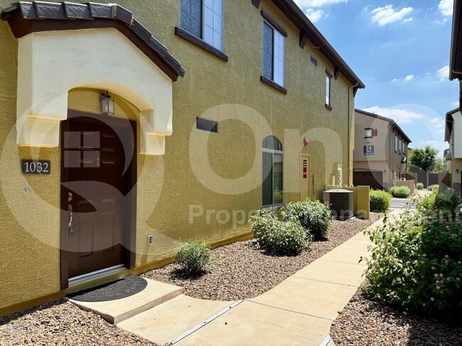 Building Photo - 2725 E Mine Creek Rd