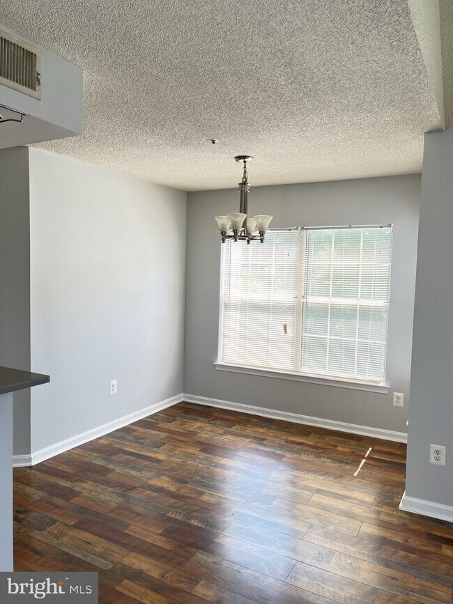 Foto del edificio - 15843 Easthaven Ct