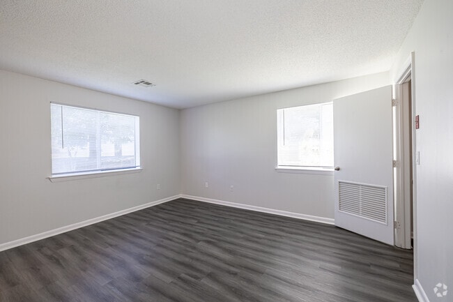 2BR, 2BA Classic - 1,000SF - Bedroom - Briar Knoll Apts