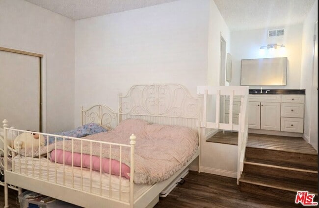 Foto del edificio - 991 S Idaho St