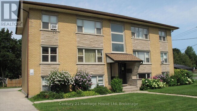 Photo du bâtiment - 126 Waverley Dr