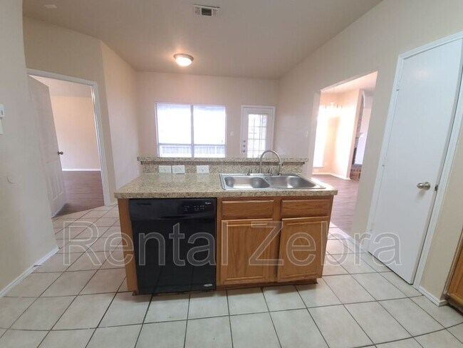 Building Photo - 787 Catalina Dr