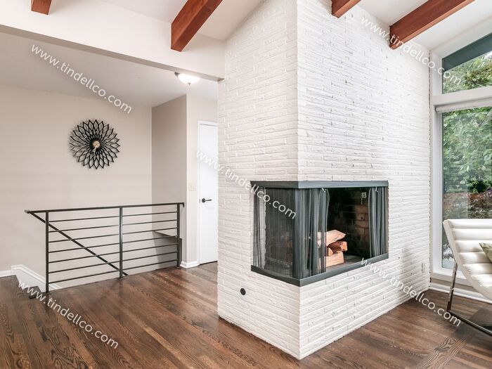 Primary Photo - Spacious Mid-Century Modern Home in Counci...