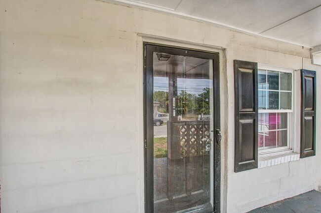 Foto del edificio - Modern Prime Location Near Park Circle