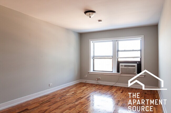 Foto del edificio - 556 W Arlington Pl