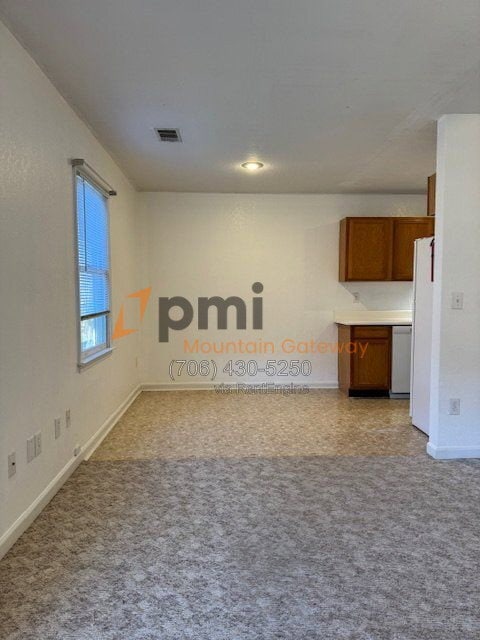 Foto del edificio - 111 Primrose Dr