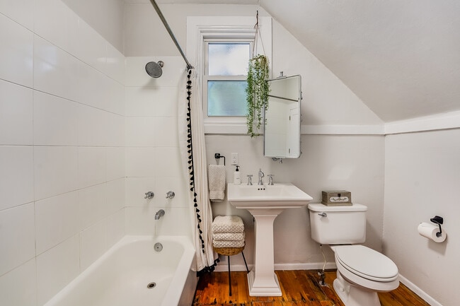 Building Photo - 2635 Bryant St