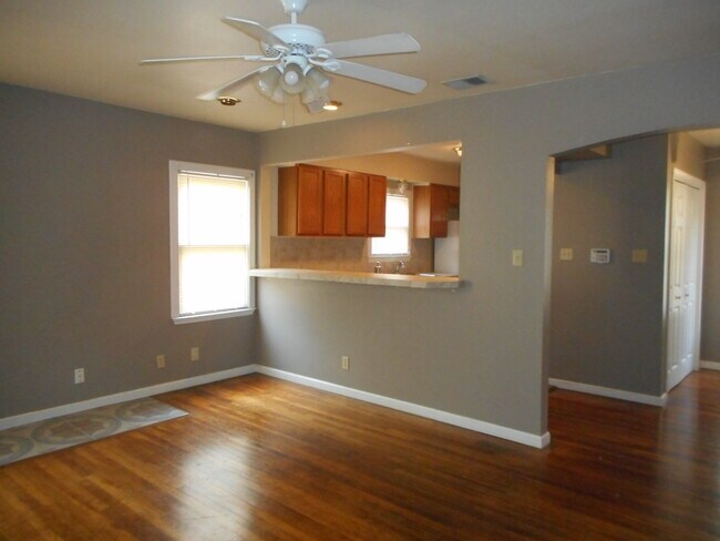 Foto del edificio - 613 Donaldson Ave