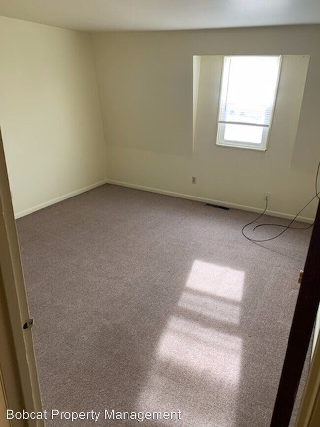 Building Photo - 2 br, 1.5 bath Apartment - 618-624 E Pike St