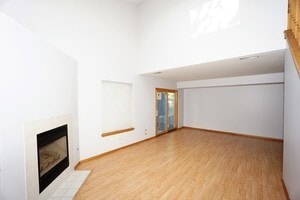 Building Photo - 907 Elderberry Cir