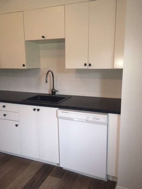 Building Photo - 1662 Stonegate Dr