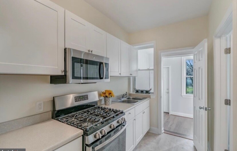 Primary Photo - 237 15th St SE