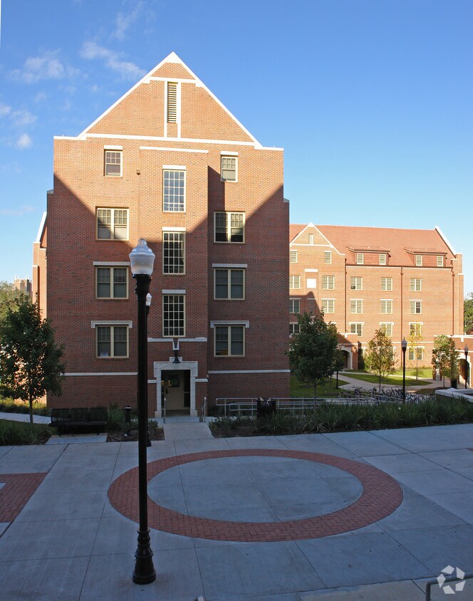 Building Photo - Wildwood Halls