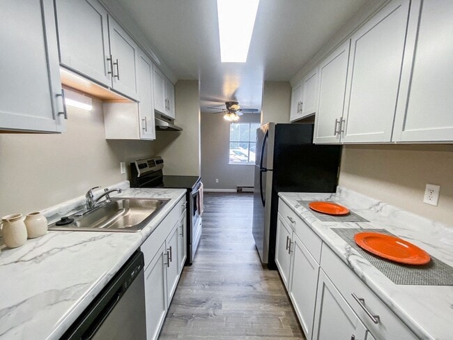 Building Photo - Southview Apartments