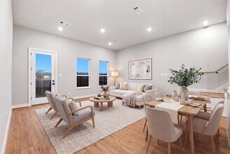 Building Photo - 5814 Cebra St
