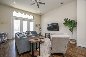 Building Photo - 1204 Fowler St