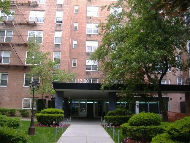 Primary Photo - 1230 Avenue Y