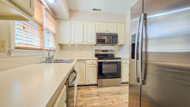 Foto del edificio - 2612 Woodington Dr